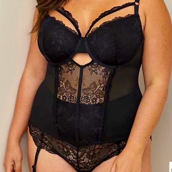 Torrid Strappy Underwire Lace Bustier! NWT! Sizes 0X & 5X - Picture 2 of 4